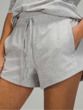 Lululemon NWT Inner Glow High Rise 3” Shorts Heather Grey Size 8